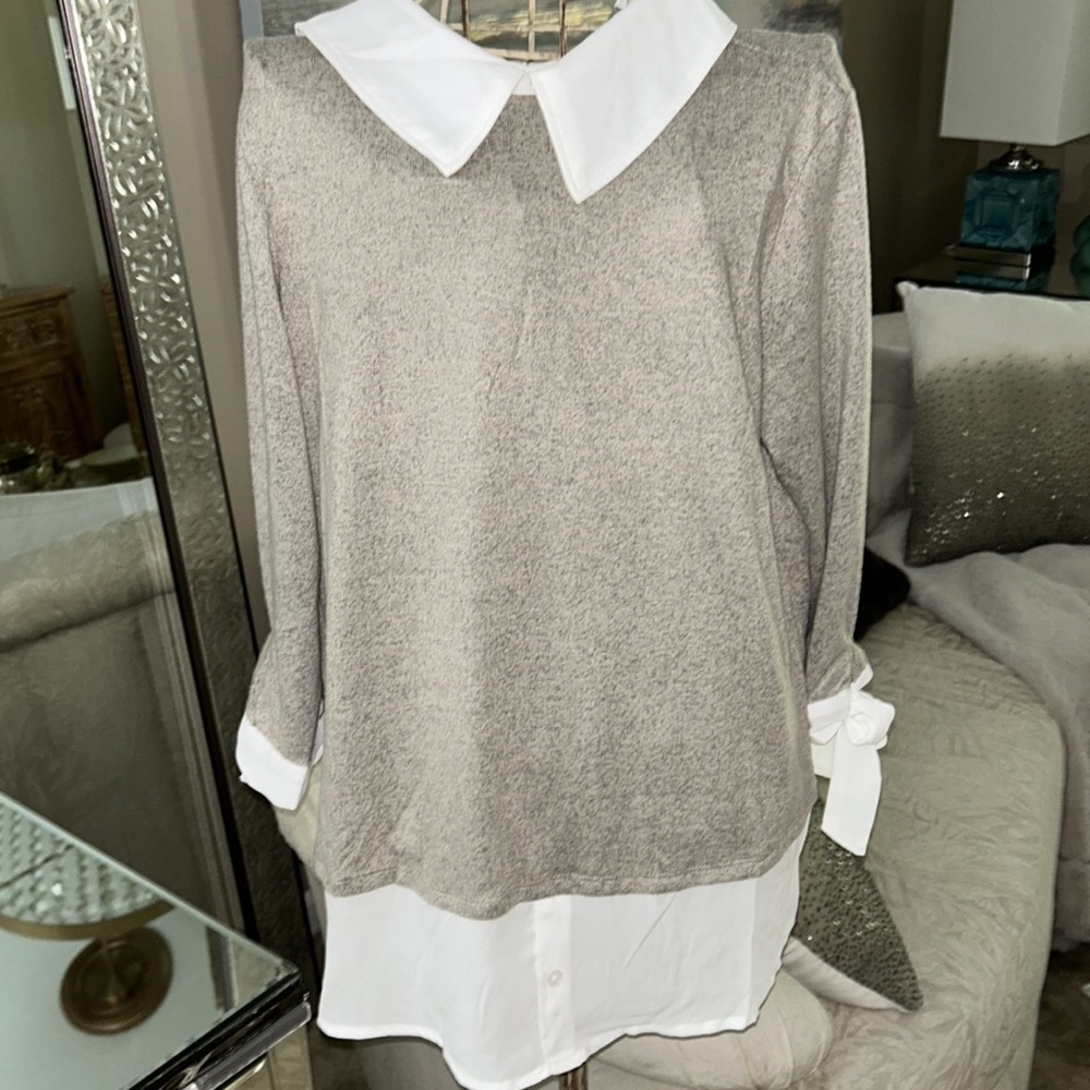 New no tags sweet neck style with built in silk shirt.